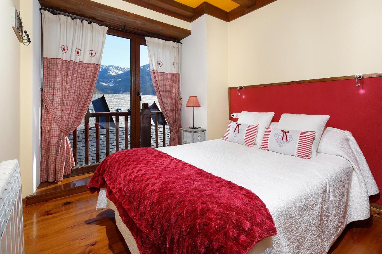 Apartamento La Santeta De Aran Веля Екстериор снимка